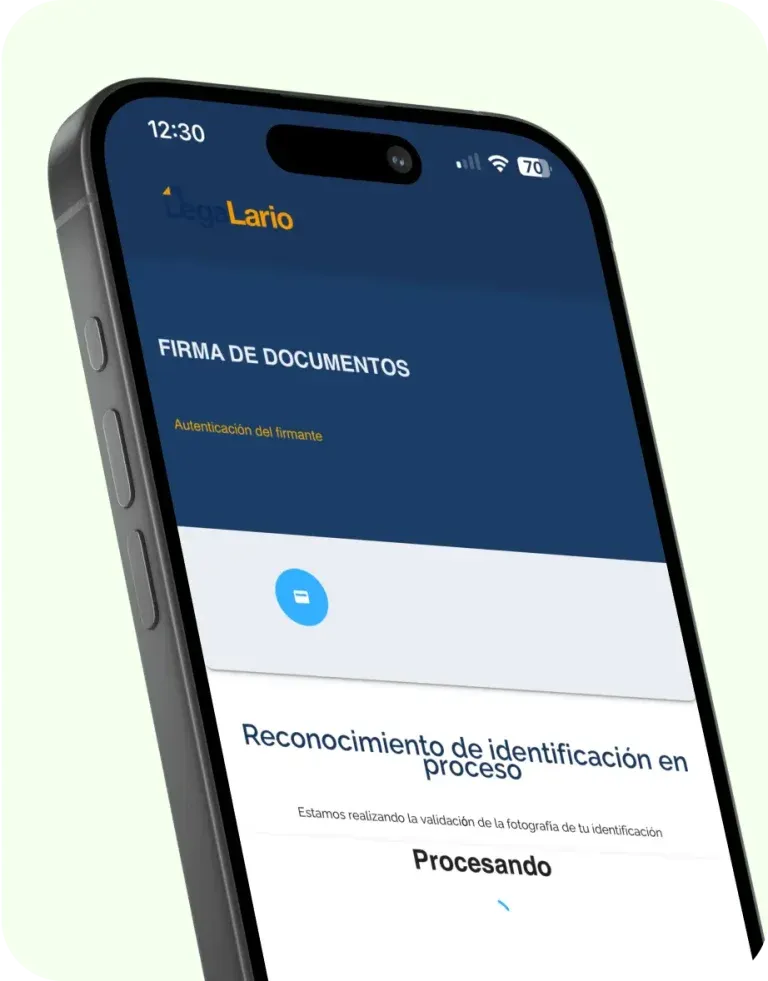 Legalario legacy e-signature flow — draw-your-signature step inside a cramped finger-stroke rectangle on mobile, the pre-redesign UX that confused Mexican SMB signers and leaked drop-off before the Comandos rebuild